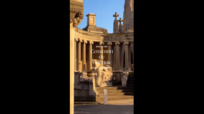 El cementerio de Montjuïc, un complejo monumental en Barcelona que alberga obras de estilo modernista catalán, neogótico e incluso neoegipcio. Inaugurado en 1883, aquí descansan numerosas figuras ilustres de la historia catalana.