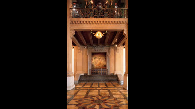 ¿Un mapa pintado en el Patio de Cristales del Edificio Telefónica de Madrid??