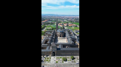 La Universidad Laboral de Gijón es el edificio más grande de España. Construida entre 1948 y 1957, fue concebida originalmente como un gran centro de formación para hijos de trabajadores de la minería asturiana.